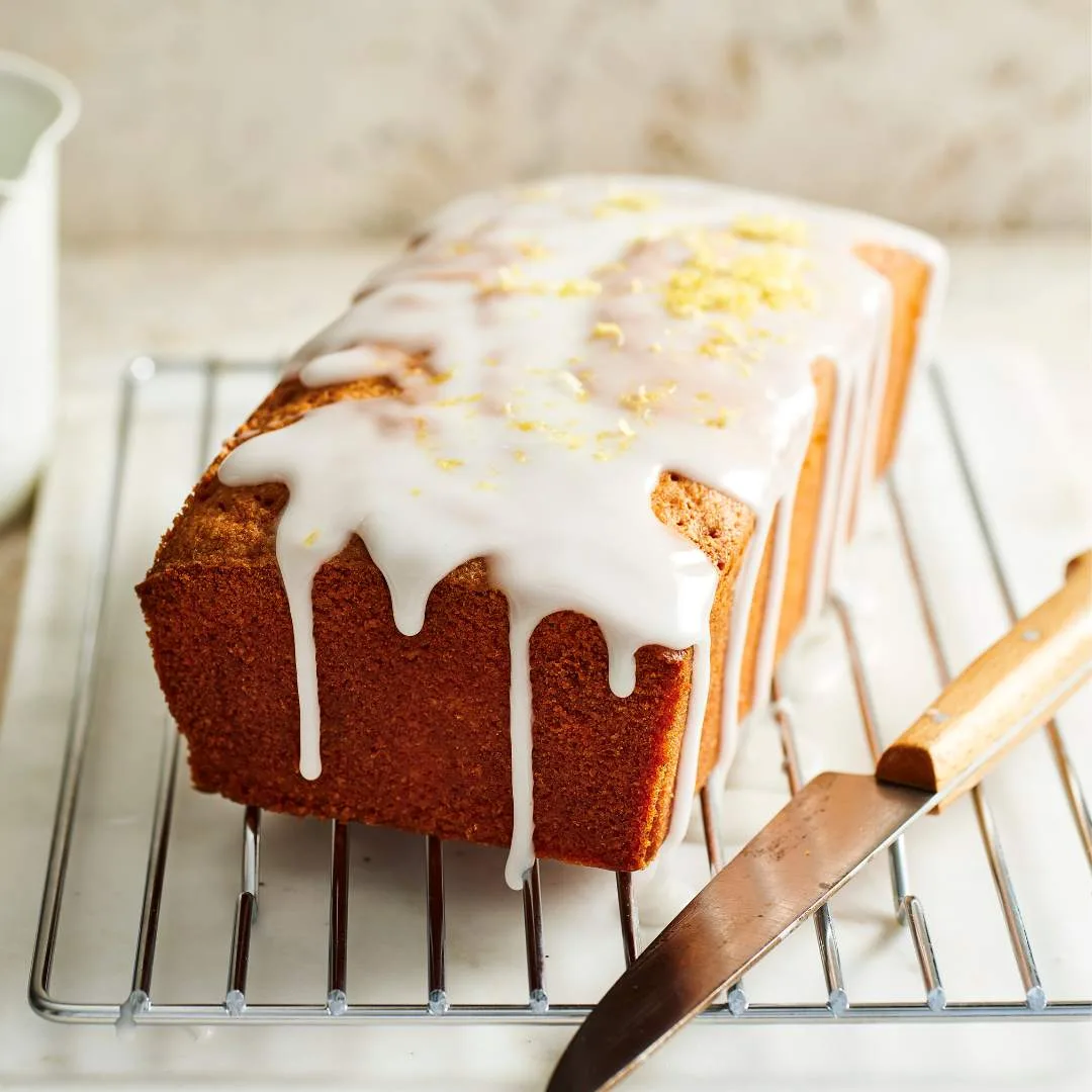 Lemon loaf cake with lemon drizzle