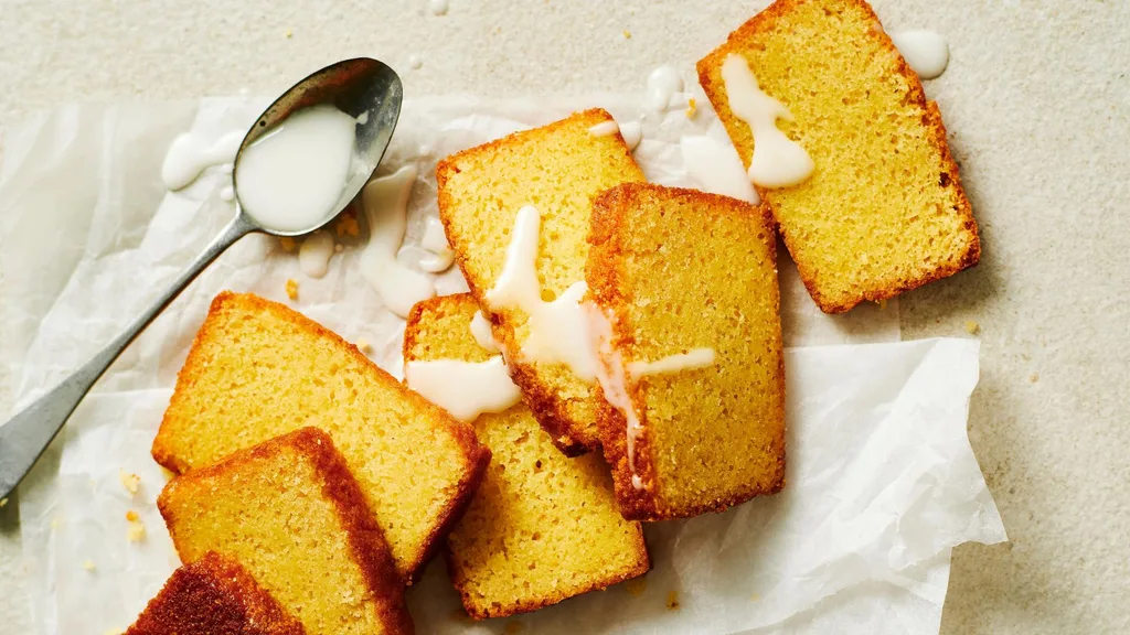 Lemon loaf slices