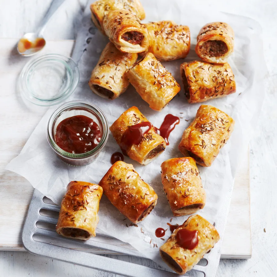 air fryer sausage rolls with sauce