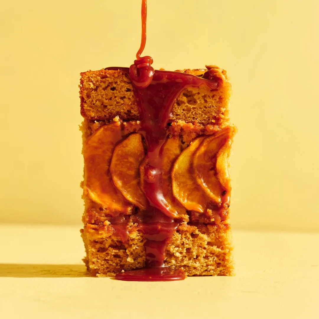 Caramel apple cake
