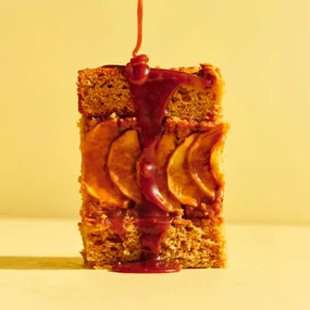Caramel apple cake