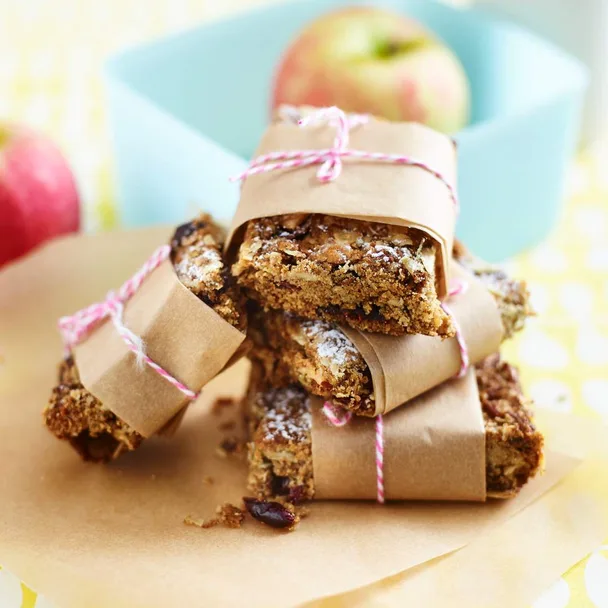 Julie Goodwin&rsquo;s muesli slice