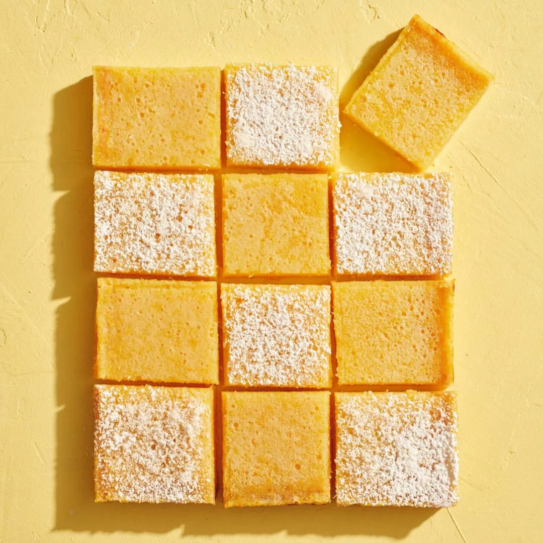 Lemon bars sliced