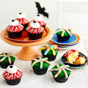Super simple Halloween cupcakes