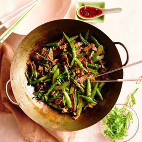 Lamb stir fry with asparagus