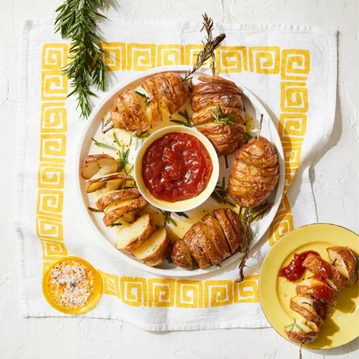 Crispy spiral potatoes with rosemary garlic butter