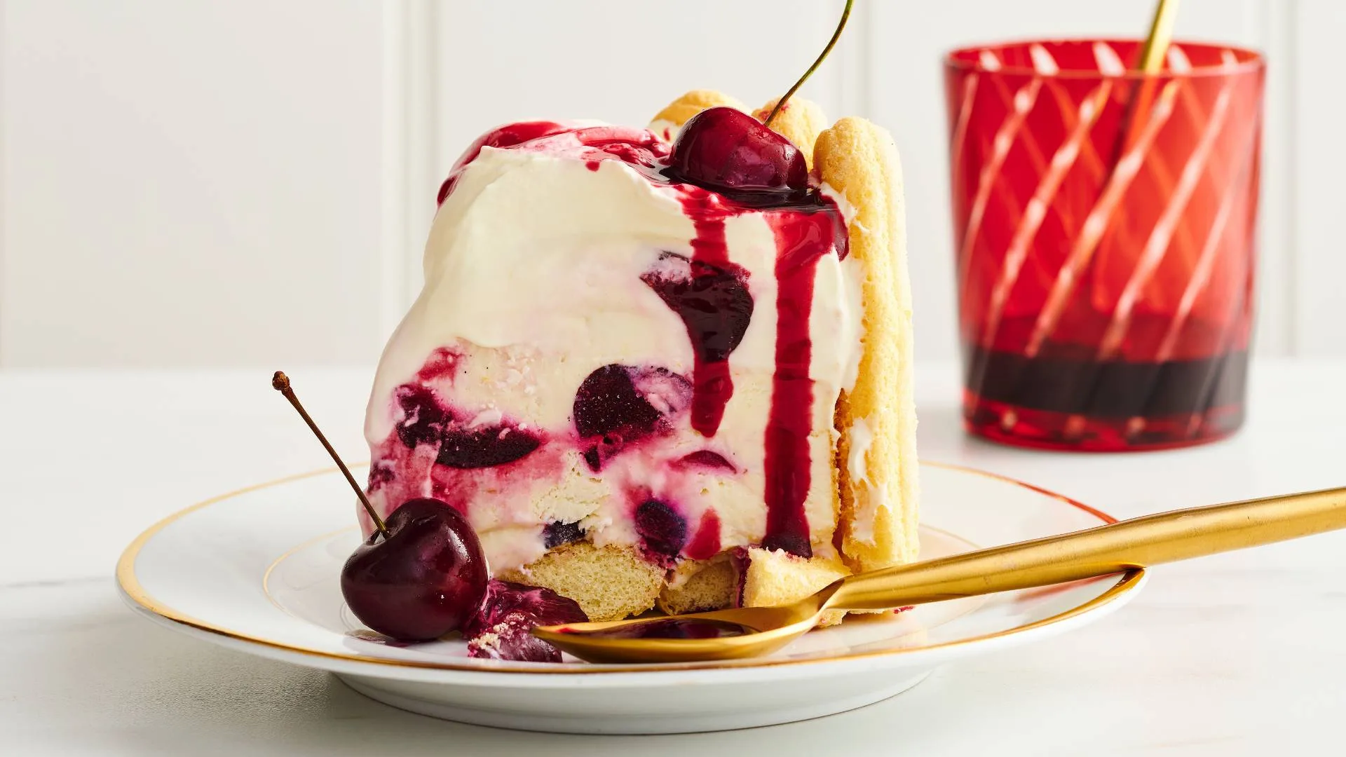 Frozen cherry cheesecake