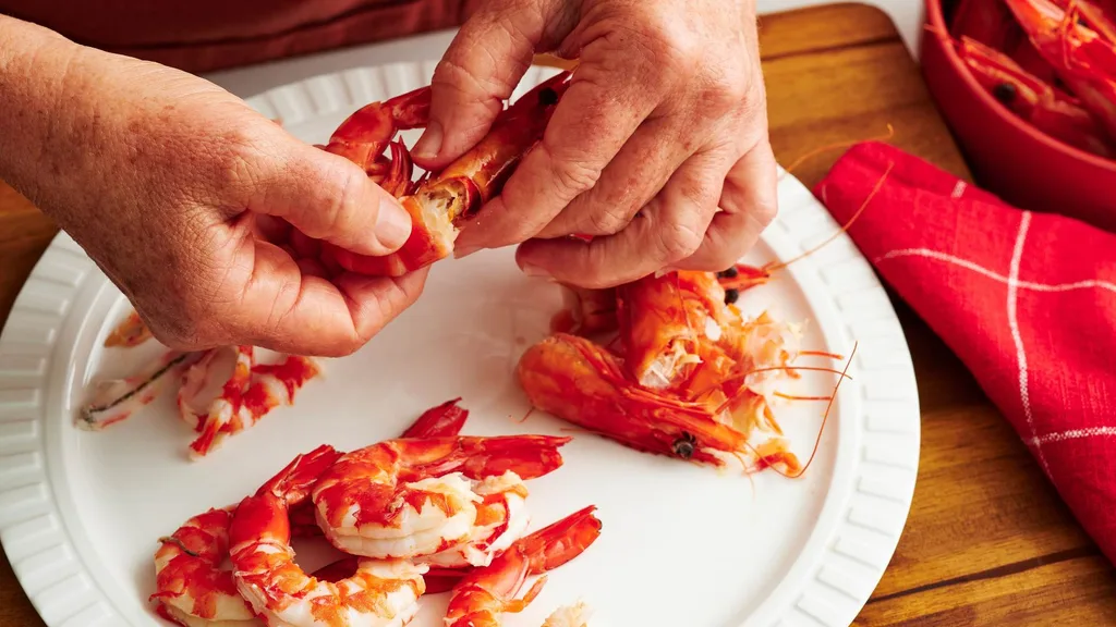 How to peel and devein prawns