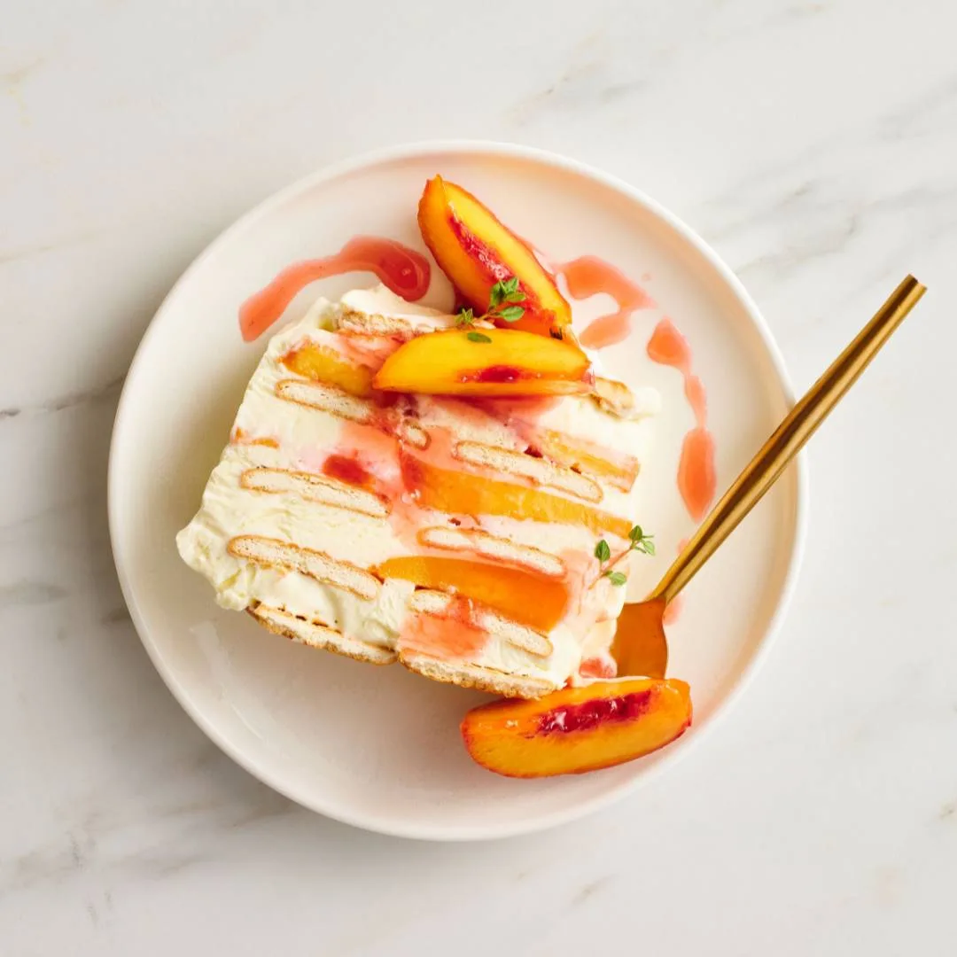 Peach frozen yoghurt cake
