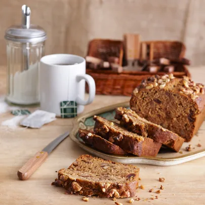 Date and walnut loaf