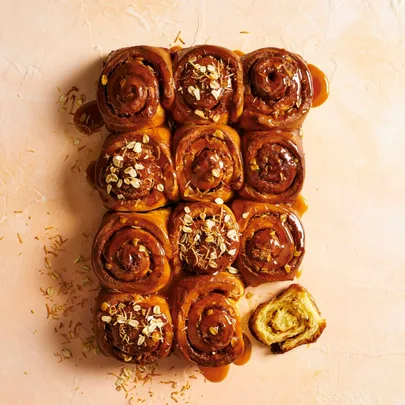 Anzac biscuit sticky buns