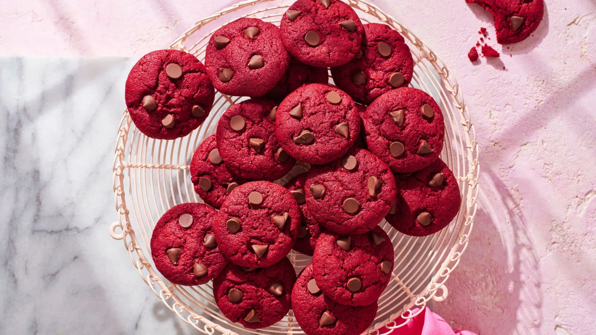 cake mix red velvet cookies in a wire rack