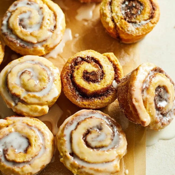 Cinnamon scrolls drizzled with classic white icing