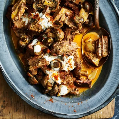 Slow-cooker beef stroganoff