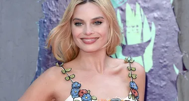 Margot Robbie Looks Like An Actual Princess In London