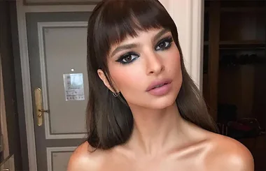 The Highlighter Hack That Explains Why Emily Ratajkowski Always Looks So Good