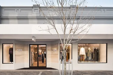 COS Opens Its Fifth Australian Store