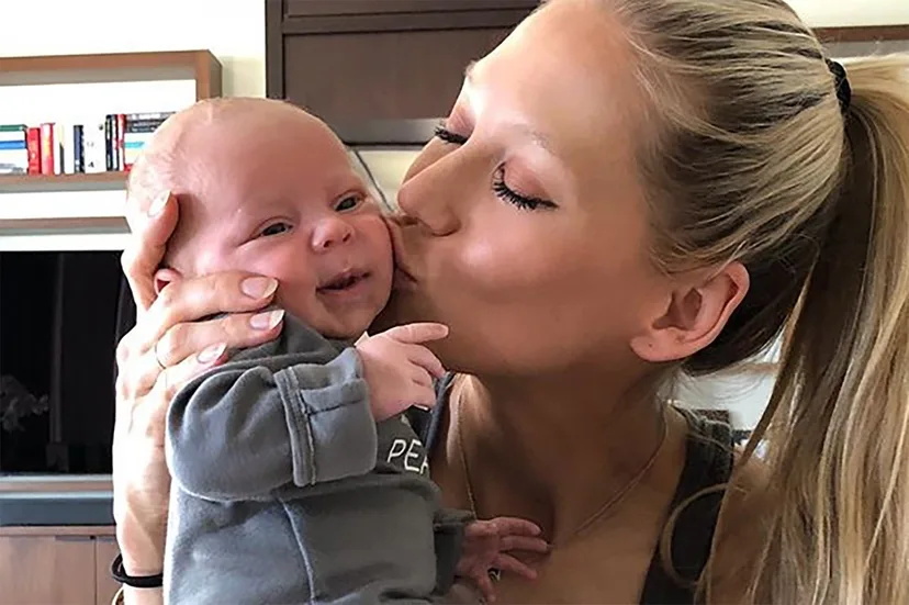 Anna Kournikova Shows Off PostBaby Body A Month After Giving Birth