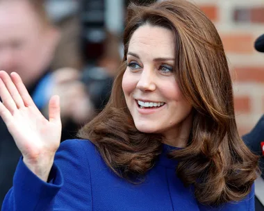 Kate Middleton Expertly Handles A Wardrobe Malfunction