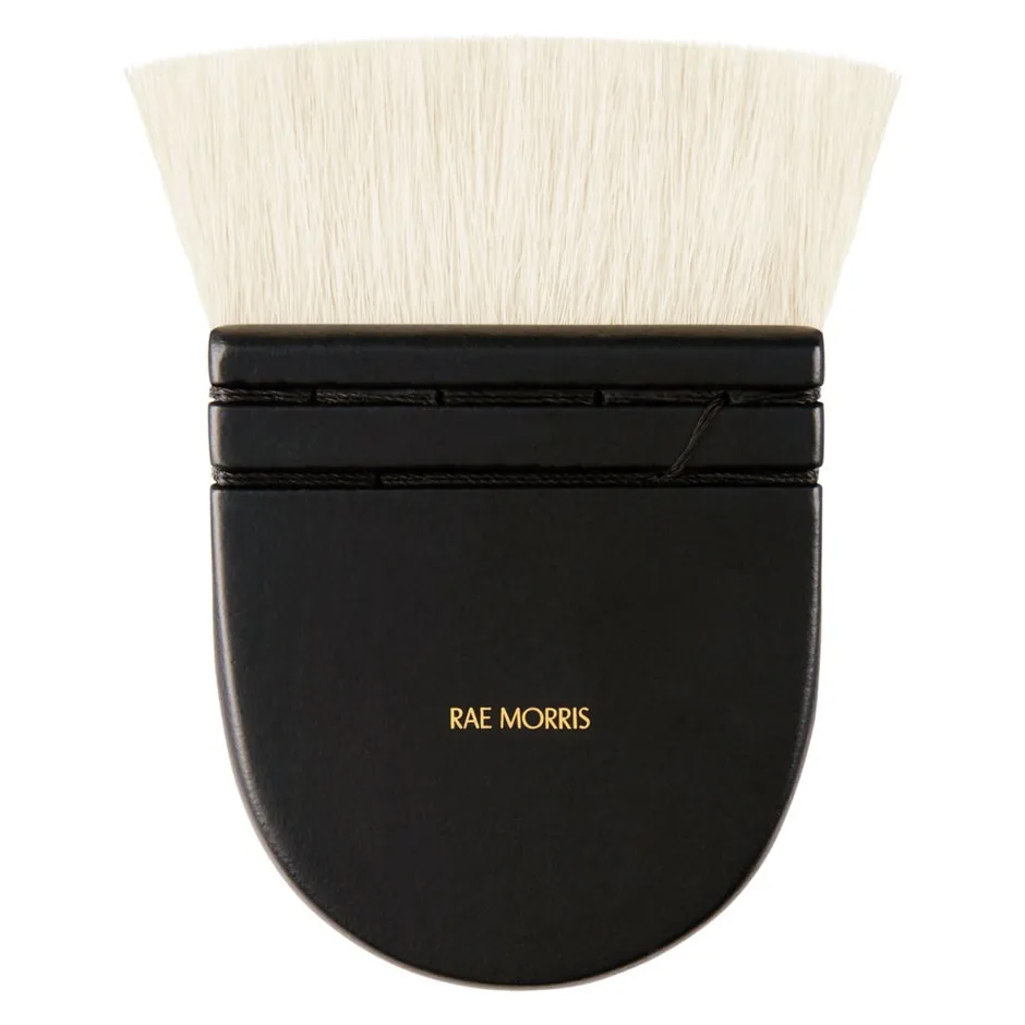 rae morris magnetic makeup brush