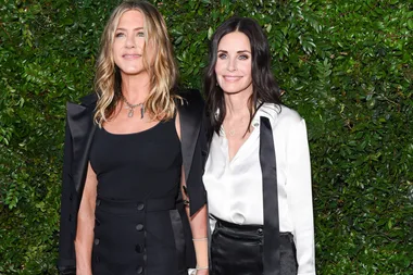 Jennifer Aniston And Courteney Cox Holding Hands On The Red Carpet Is Everything