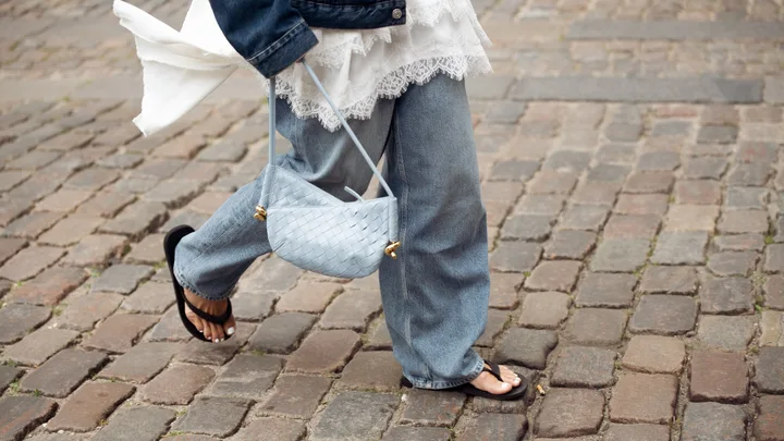 How To Wear Thongs In 2026 And Still Look Put-Together