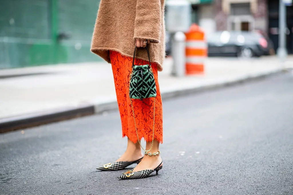 Street style balenciaga kitten heels