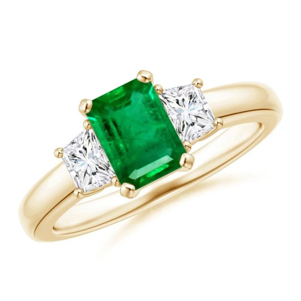 emerald engagement ring