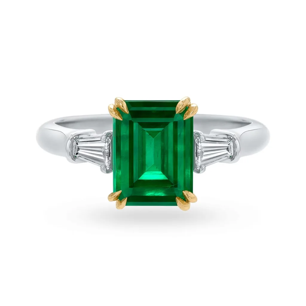 emerald enaggement ring
