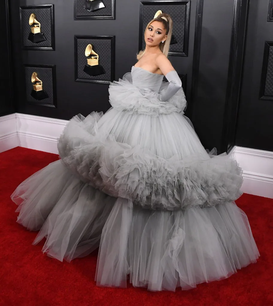 ariana grande opera globes