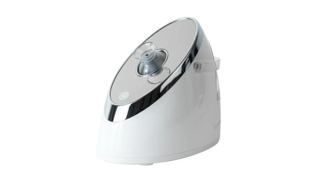 The Homedics face steamer features an adjustable nozzle and mirrored surface allow for precision steaming, for instance, if you only want to target blackheads on your nose or forehead. 