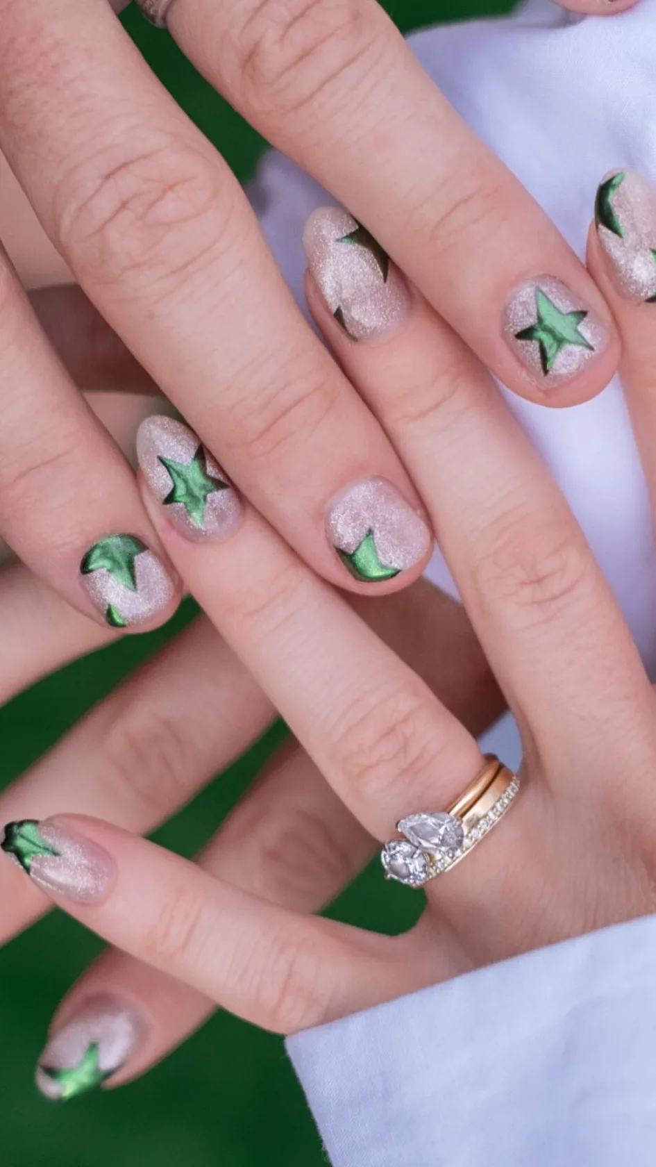 green star holiday nail art