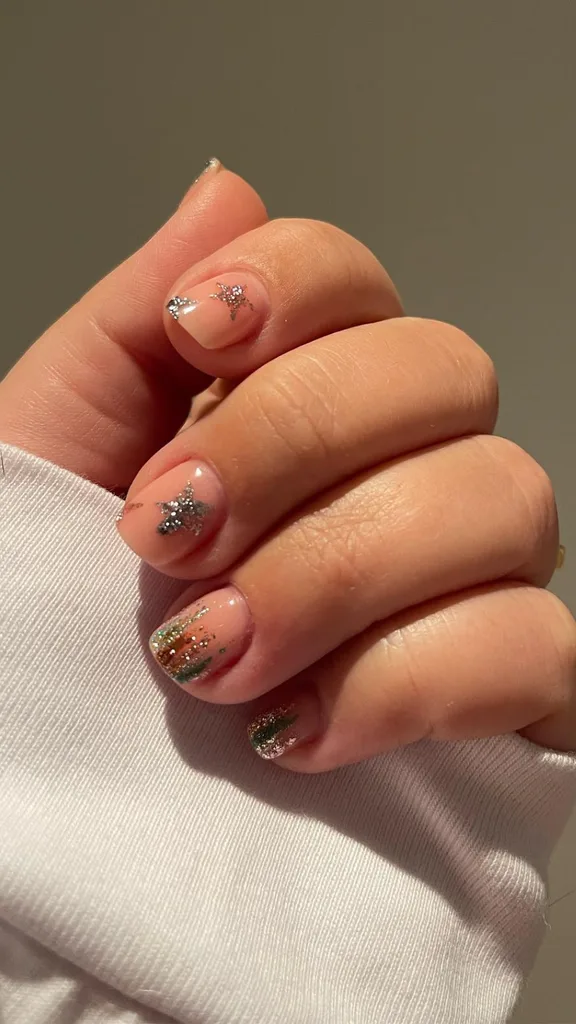 Minimalist glitter Christmas nails