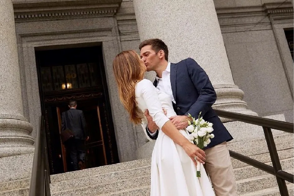 Courthouse Wedding Dresses For The Ultimate Cool Bride