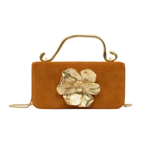 Best Australian Fashion Brands_AJE
Alessia Flower Clutch