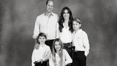 prince-william-kate-middleton-christmas-portraits (10)