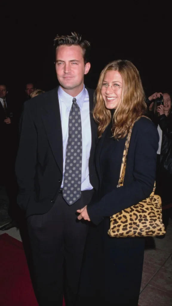 Jennifer Aniston and Matthew Perry in 1998.  