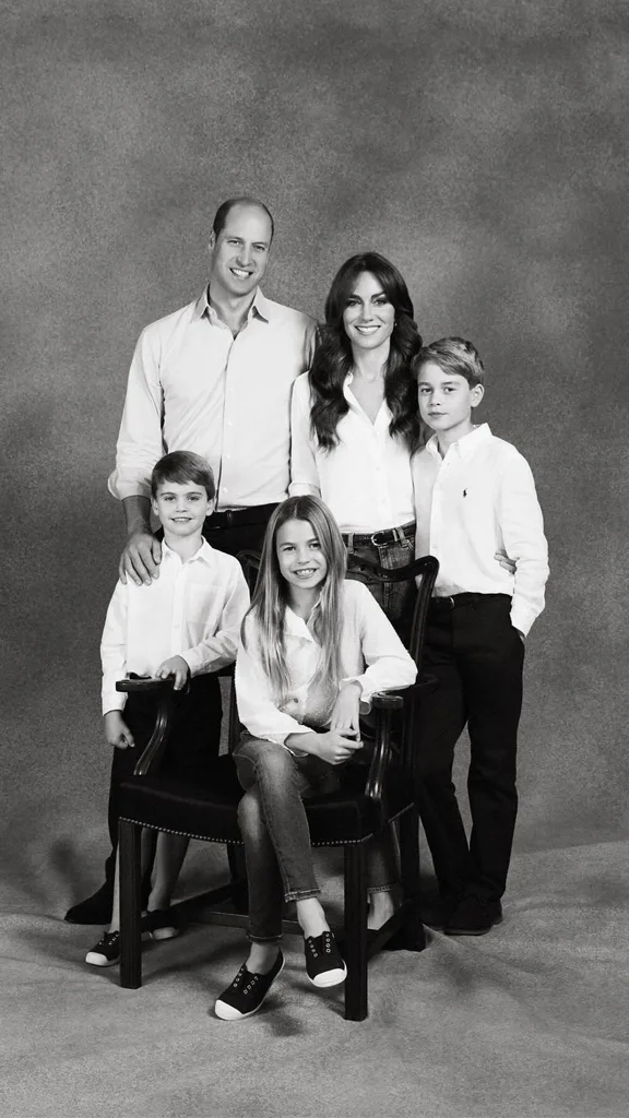 prince-william-kate-middleton-christmas-portraits