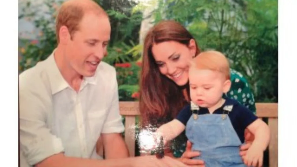 prince-william-kate-middleton-christmas-portraits