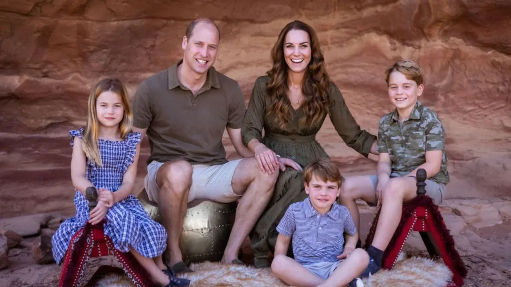 prince-william-kate-middleton-christmas-portraits