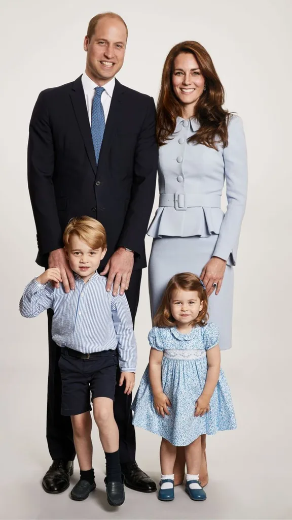 prince-william-kate-middleton-christmas-portraits