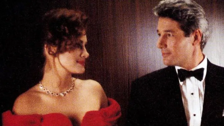 Julia Roberts and Richard Gere looking at each other in pretty woman