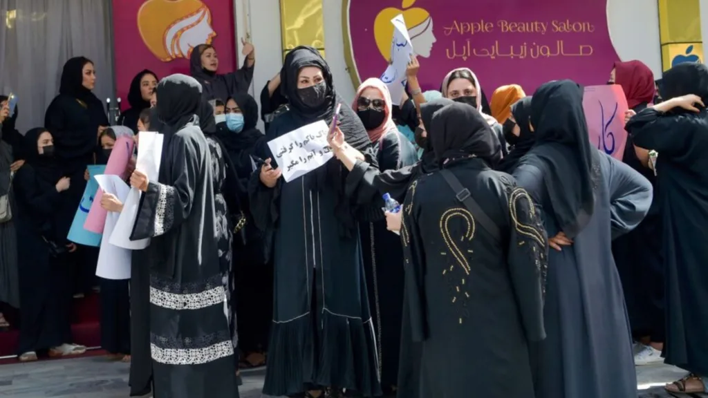 protesting in kabul