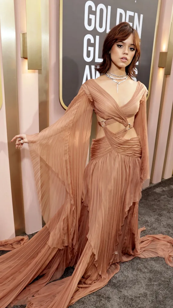 golden-globes-best-dressed-jenna-ortega.