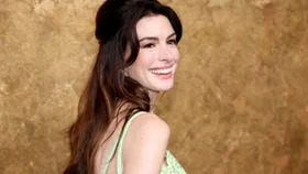 Anne Hathaway Gave Birth Onstage Every Night After Suffering A Miscarriage
