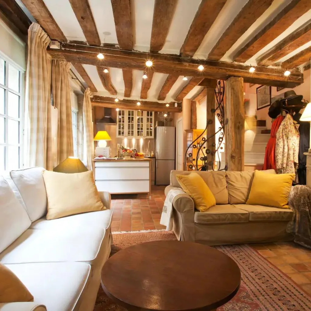 The best Airbnbs in Paris. 