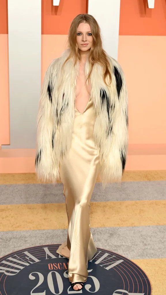 Hunter Schafer Vanity Fair Oscars After Party