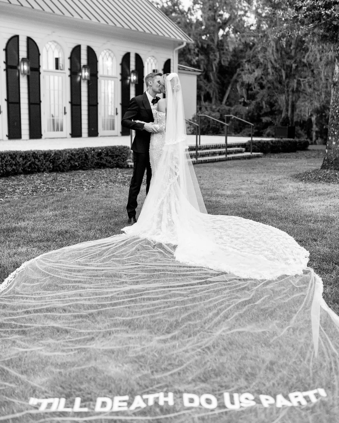 haley bieber wedding dress