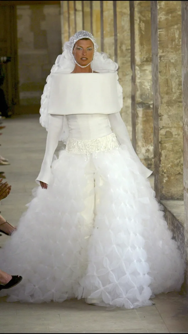 linda evangelista as the chanel bride in 2003