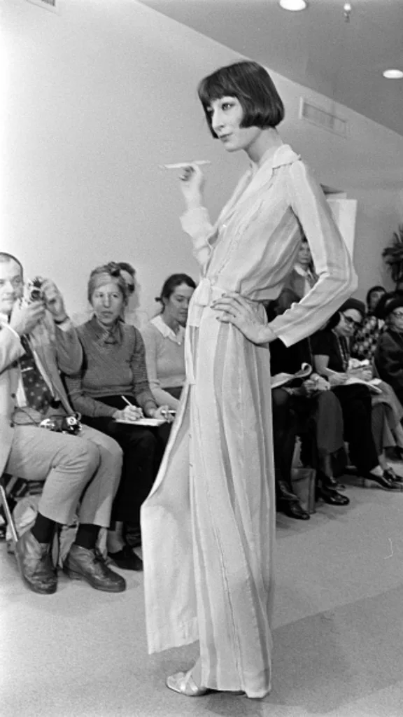 Angelica Huston walking the Halston Spring 1973 Ready to Wear Collection Runway. 